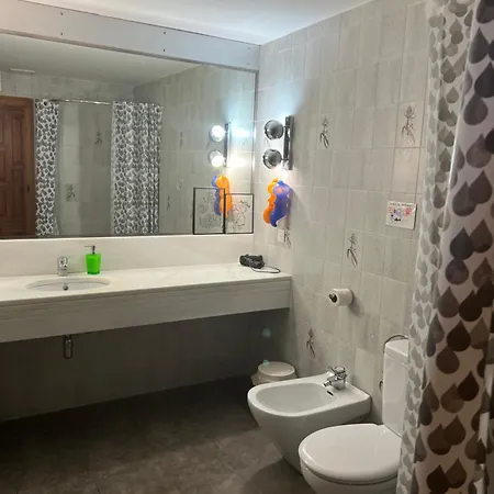 Casa Els Escolls * لليز